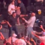 UFC M&eacute;xico: f&atilde; nocauteia dois homens em briga generalizada na torcida