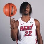 NBA: Jimmy Butler cumpre promessa e surge emo em clipe musical