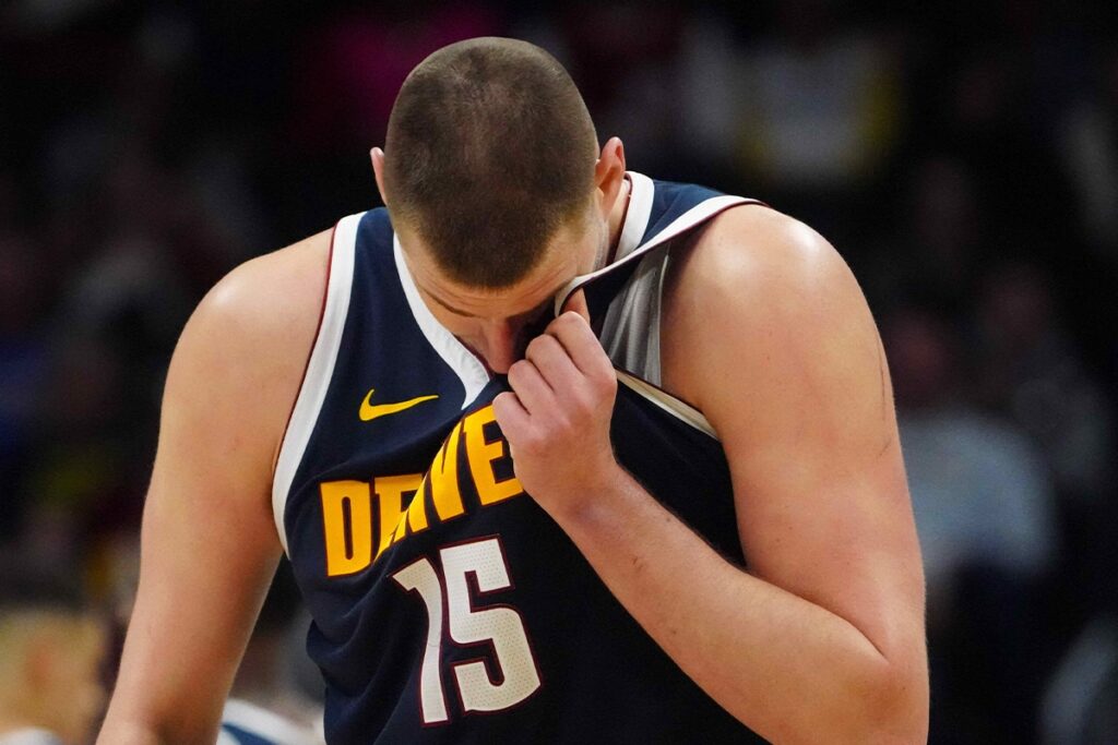 NBA: Jokic &eacute; &lsquo;abafado&rsquo; e Kings vencem com show de Sabonis