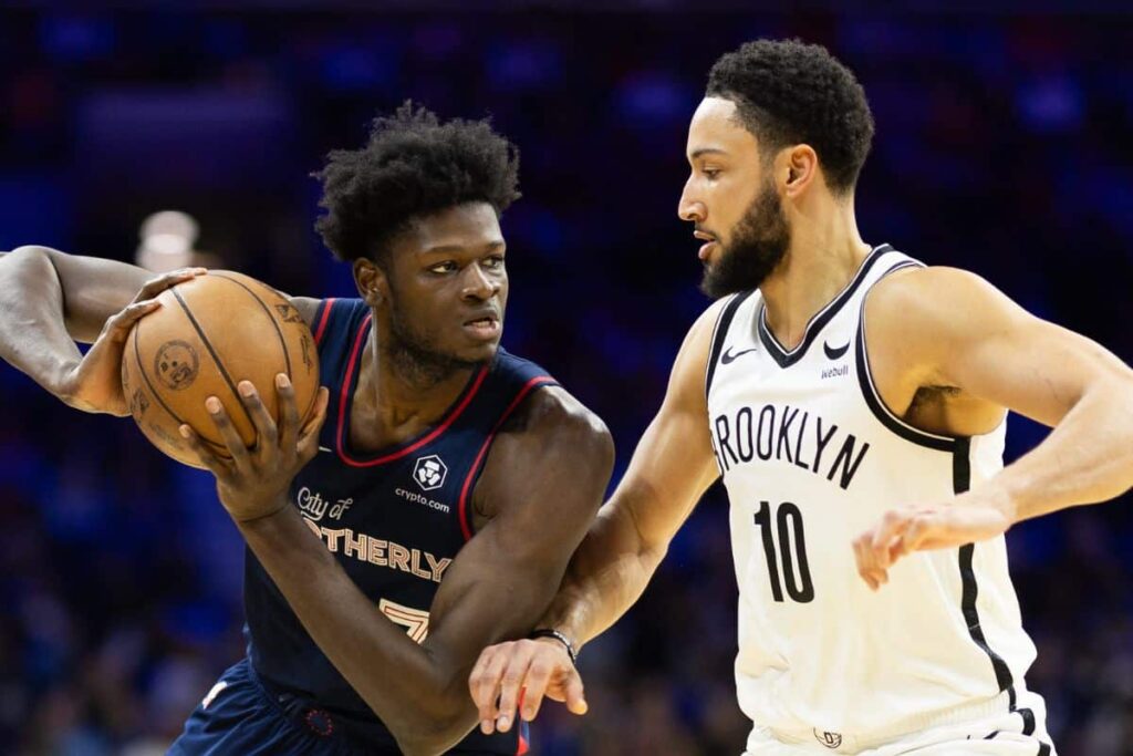 NBA: Ben Simmons faz valer lei do ex e vira ‘garçom’ em vitória dos Nets