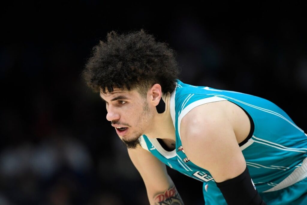 Melou de vez: destaque dos Hornets na NBA est&aacute; definitivamente fora da temporada!