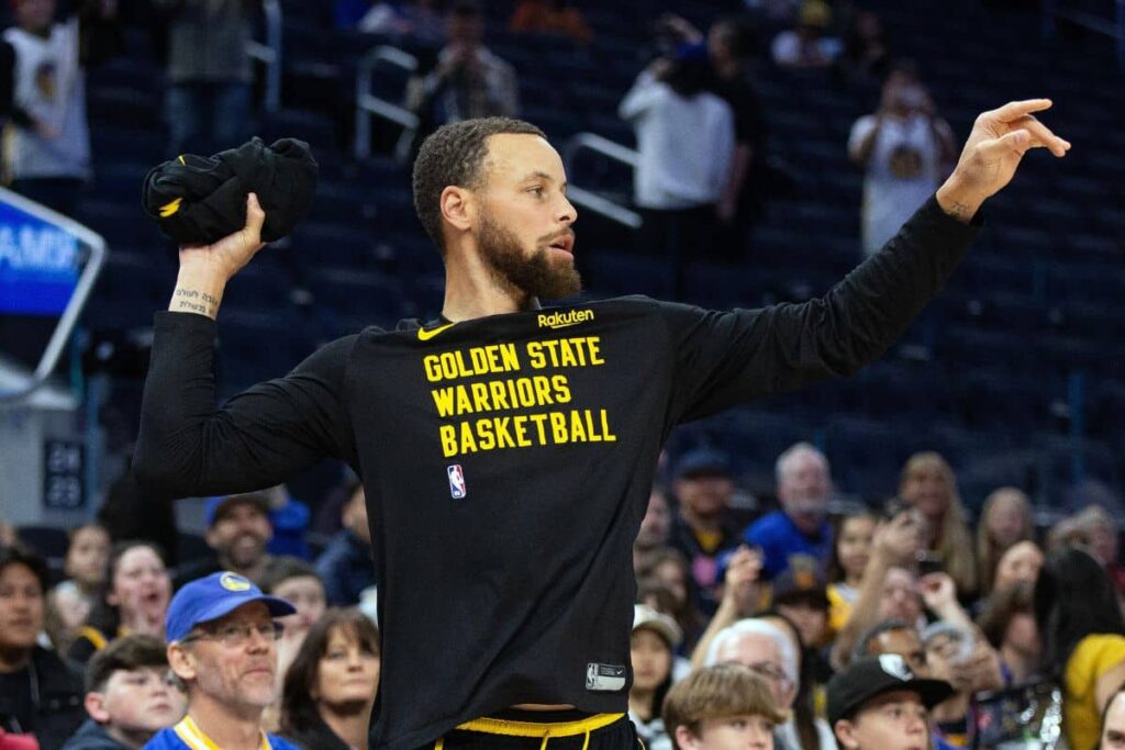 NBA: Curry atinge marca absurda e quebra mais um recorde na vit&oacute;ria contra os Grizzlies