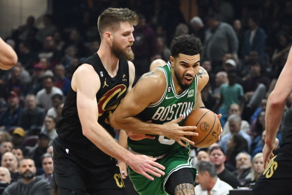 NBA: Cavaliers encerram sequ&ecirc;ncia de vit&oacute;rias dos Celtics com her&oacute;i improv&aacute;vel em noite de homenagem