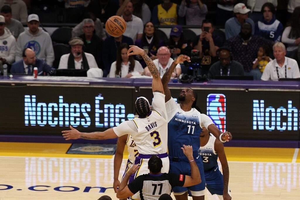 NBA: Anthony Davis consegue marca incr&iacute;vel em vit&oacute;ria contra os Timberwolves