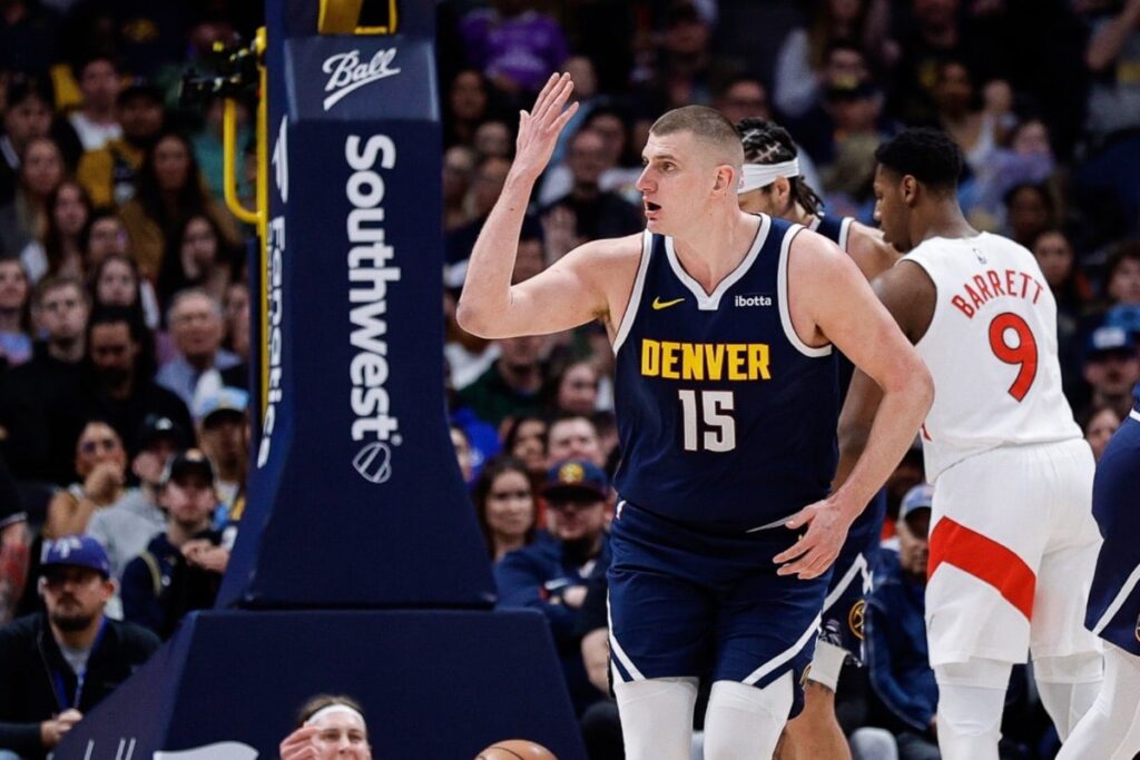 NBA: Em disputa entre irm&atilde;os, Jokic entra para hist&oacute;ria na remontada dos Nuggets sobre os Raptors