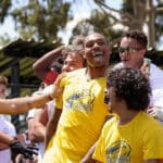 Astro do Miami Dolphins agita manh&atilde; no Corinthians com mais de 300 atletas nacionais