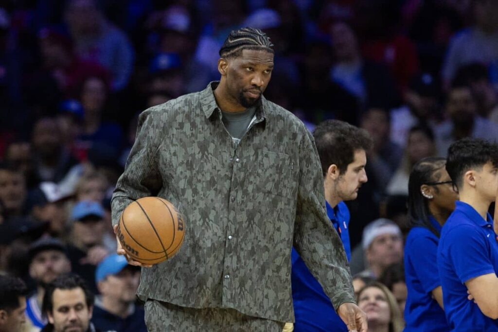 NBA: Nick Nurse afirma que astro dos 76ers pode retornar antes dos playoffs