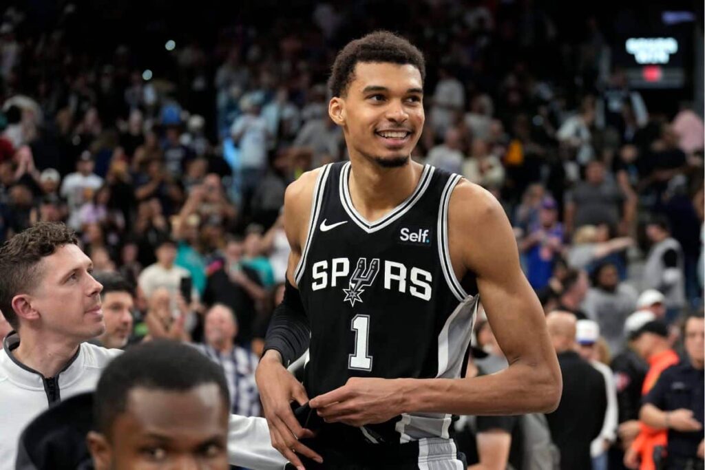 NBA multa Wembanyama em R$ 125,5 mil ap&oacute;s atitude inadequada