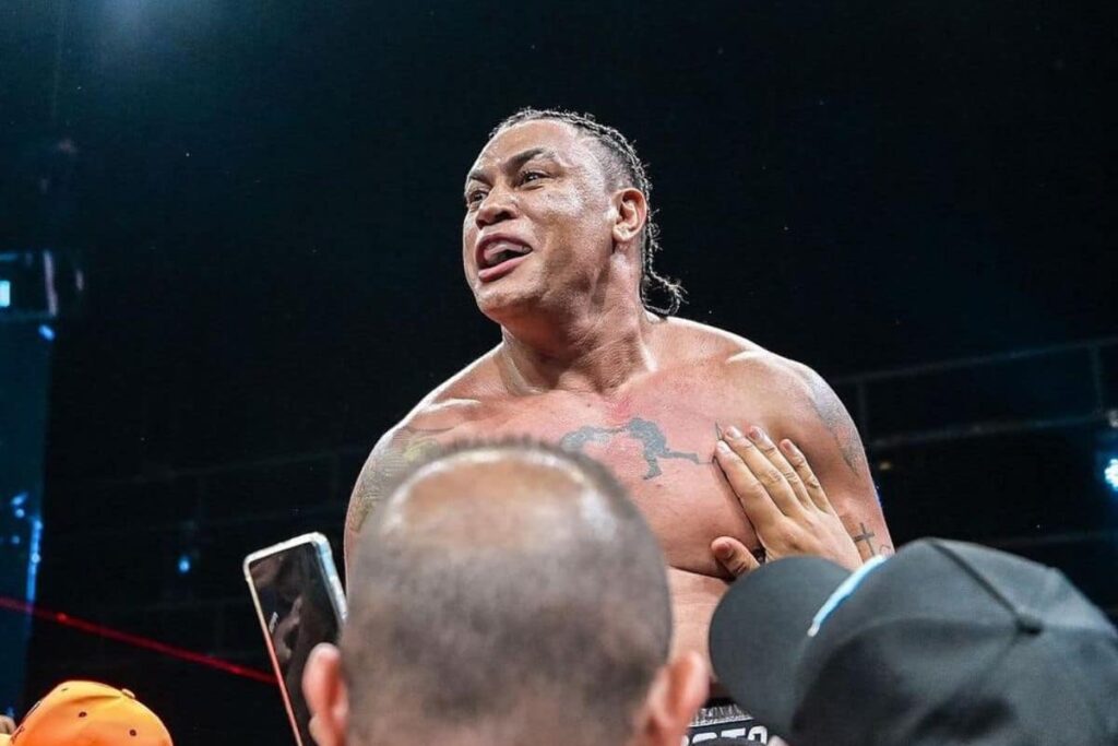 Durou mais que o Bambam: Pop&oacute; atropela empres&aacute;rio e vence mais uma