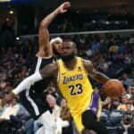 LeBron James rouba a cena e comanda vit&oacute;ria dos Lakers sobre os Grizzlies