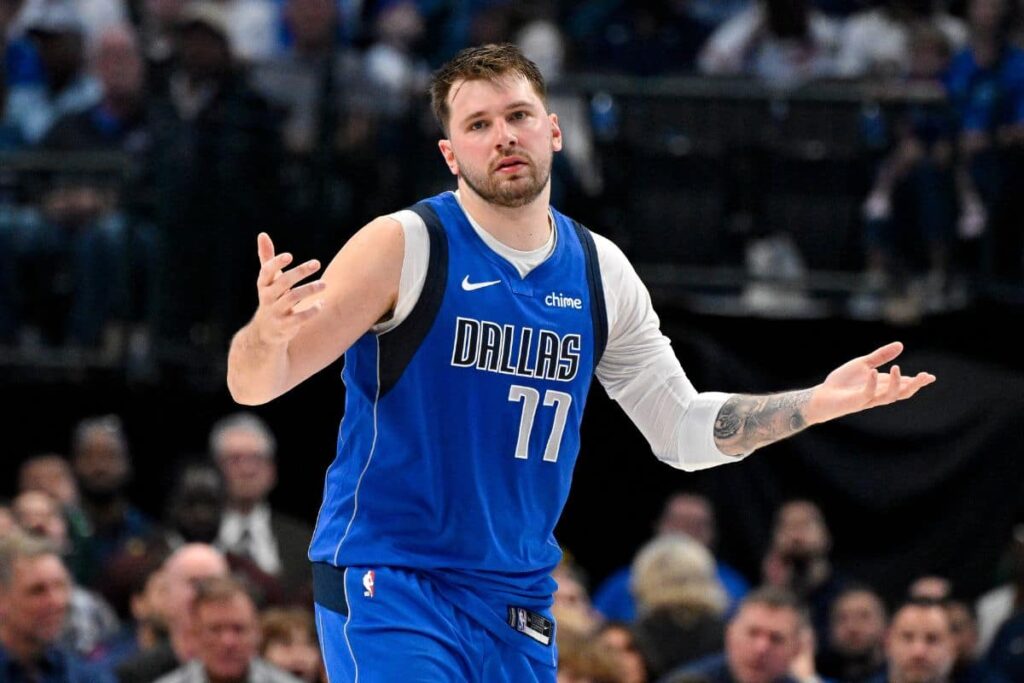 Doncic faz mais um triplo-duplo, mas n&atilde;o impede nova derrota dos Mavericks