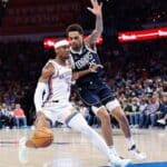 Em grande duelo de Shai e Kyrie, Thunder vence Mavericks em casa