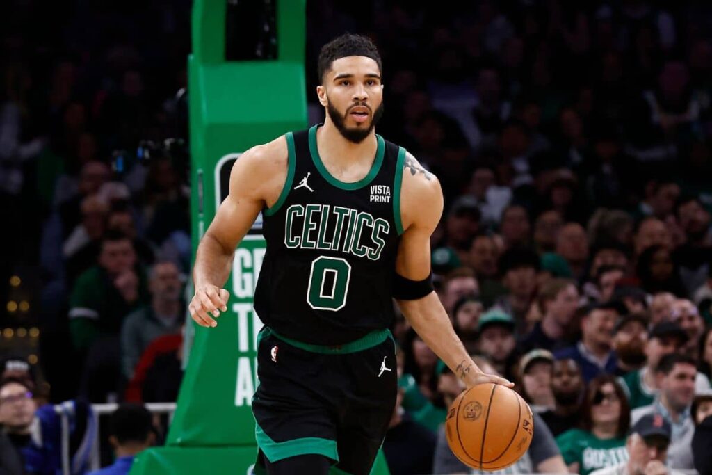 NBA: Celtics seguram rea&ccedil;&atilde;o dos Bucks e seguem na lideran&ccedil;a