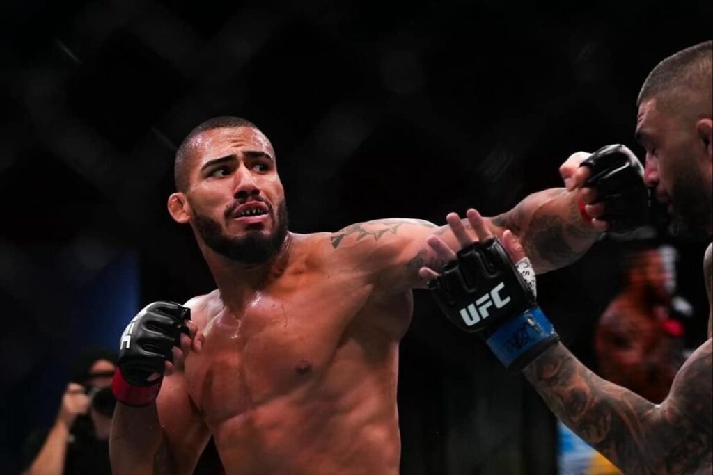 UFC Vegas 87: Vitor Petrino mant&eacute;m invencibilidade, vence e &lsquo;aposenta&rsquo; rival
