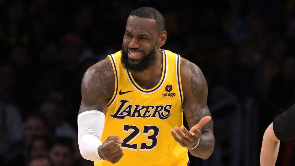 NBA: LeBron James fica a 9 pontos de marca hist&oacute;rica na carreira