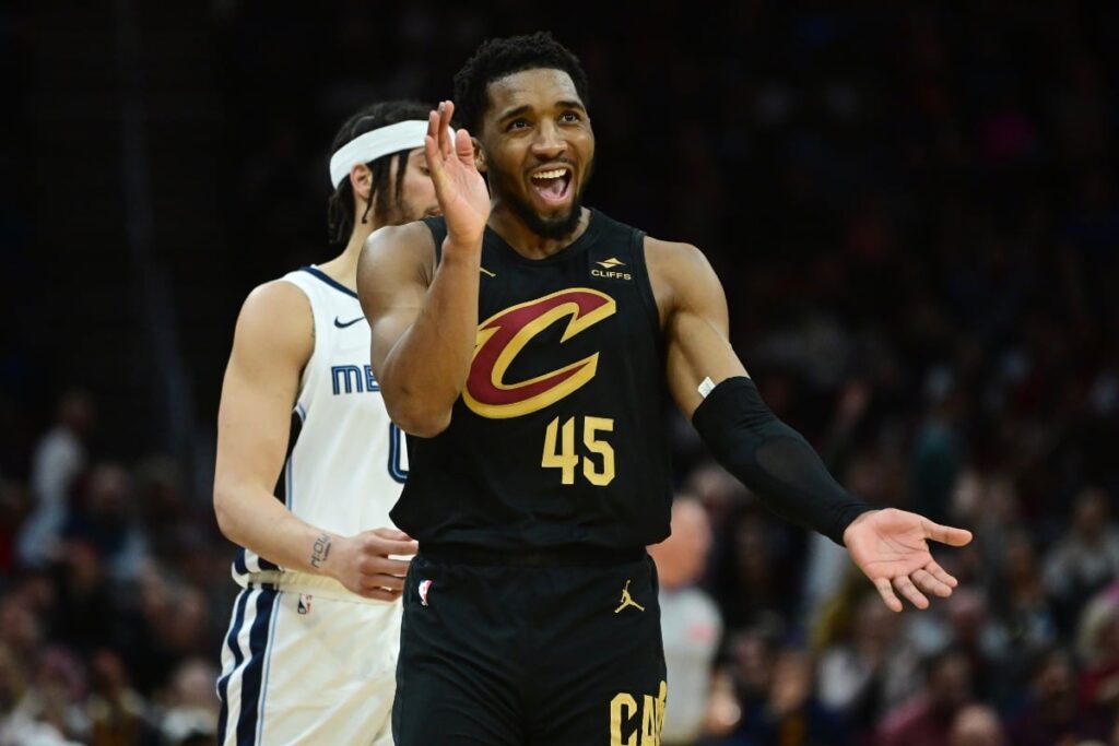 Mitchell lidera show dos Cavaliers e coloca equipe na rota dos playoffs da NBA