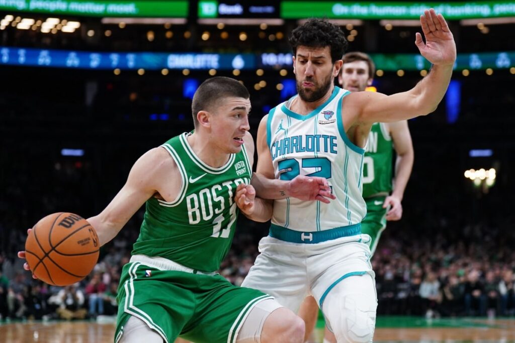 Reservas dos Celtics dão show e equipe massacra Hornets na NBA
