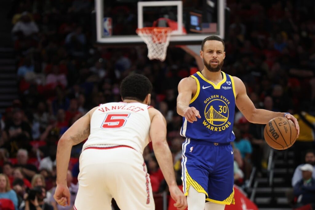 Houston, temos um problema: Rockets perdem para Warriors e &lsquo;entregam&rsquo; vaga no play-in da NBA