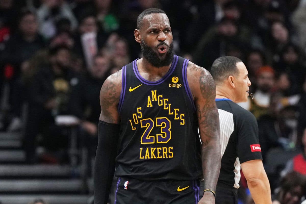 LeBron James supera Oscar Schmidt como maior cestinha na hist&oacute;ria do basquete