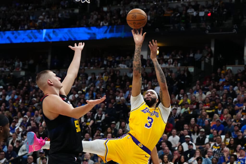 NBA Playoffs 2024: Lakers lideram todo o jogo, mas Nuggets vencem no &uacute;ltimo segundo em Jogo 2