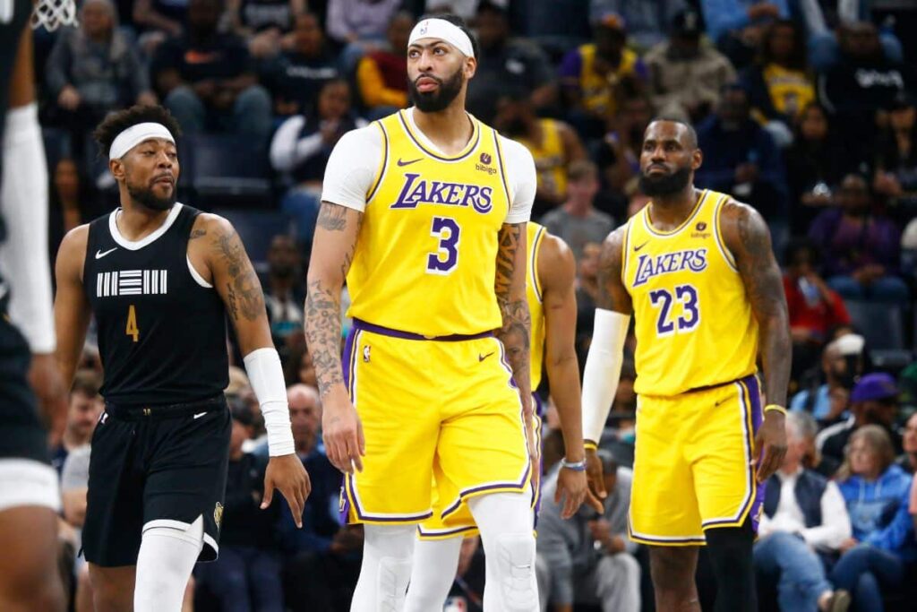 NBA: Lakers sobrevivem em Memphis às vésperas do torneio de play-in