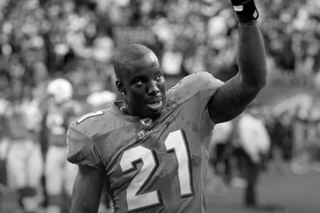 Franquias da NFL lamentam o falecimento de Vontae Davis aos 35 anos