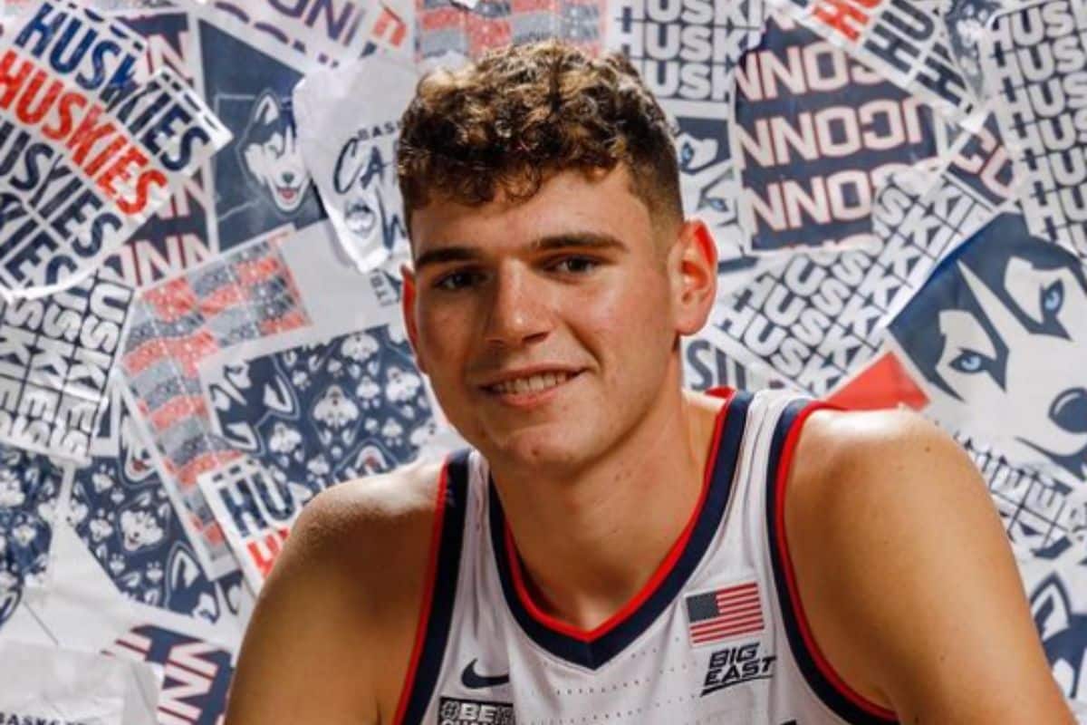 NBA: Gigante de 2,18m de altura declara-se ao Draft 2024