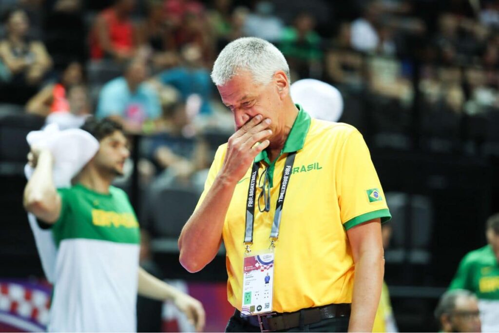 &Agrave;s v&eacute;speras das Olimp&iacute;adas, CBB oficializa &lsquo;novo&rsquo; treinador do time masculino