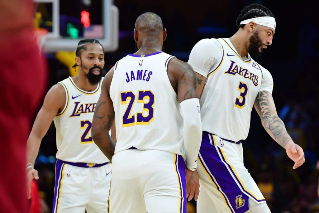 NBA: Lakers t&ecirc;m desfalque de peso para decis&atilde;o contra os Warriors