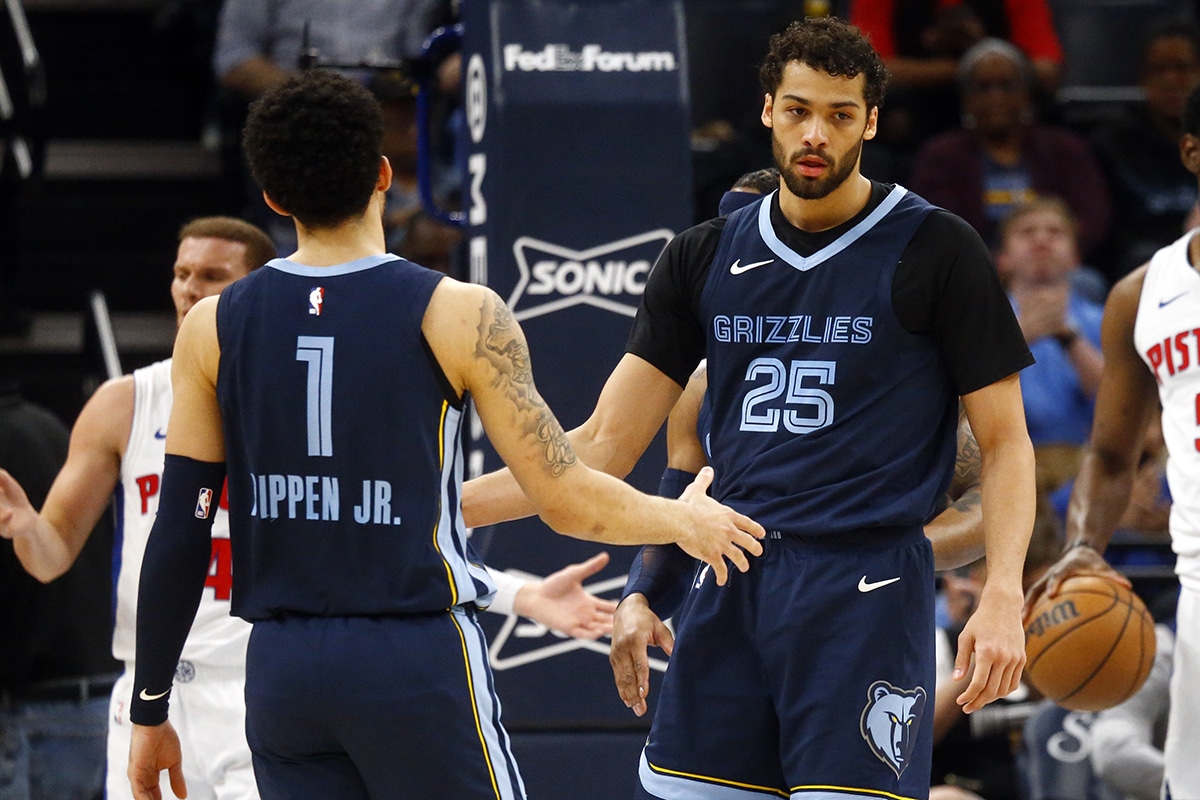 M&atilde;ozinha e Pippen