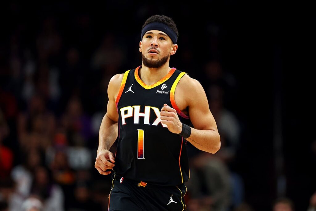 NBA: Booker anota 52 e quebra recorde de Chamberlain na vit&oacute;ria dos Suns contra os Pelicans