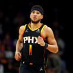 NBA: Booker anota 52 e quebra recorde de Chamberlain na vit&oacute;ria dos Suns contra os Pelicans