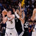 MVP? Jokic destr&oacute;i em vit&oacute;ria dos Nuggets sobre os Spurs
