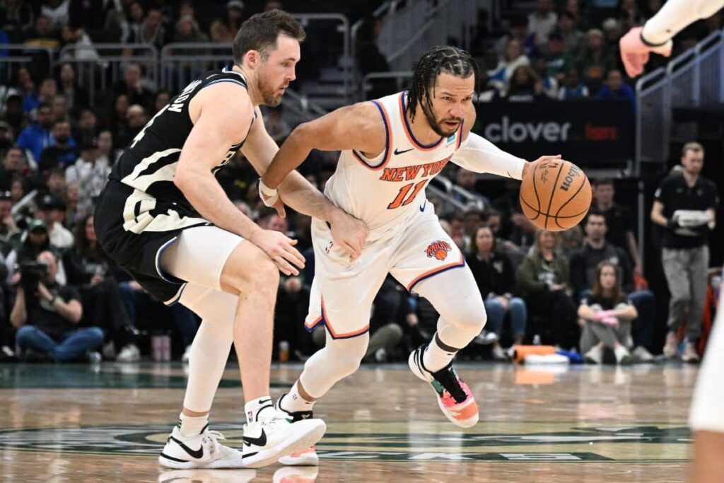 Knicks vencem Bucks fora de casa com show de Jalen Brunson