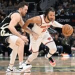 Knicks vencem Bucks fora de casa com show de Jalen Brunson