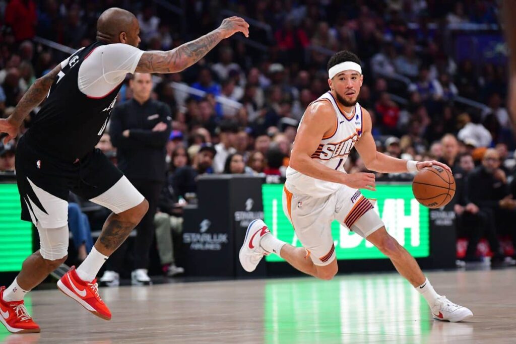 Devin Booker brilha e comanda vit&oacute;ria dos Suns contra os Clippers