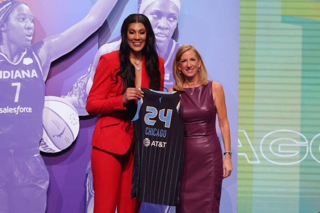 Draft WNBA: Kamilla Cardoso &eacute; selecionada pelo Chicago Sky na terceira escolha