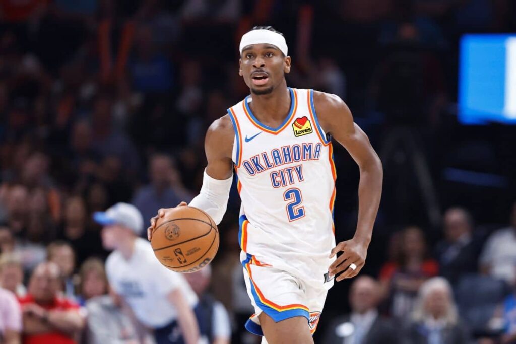 NBA: candidato a MVP renova contrato com marca de cal&ccedil;ados