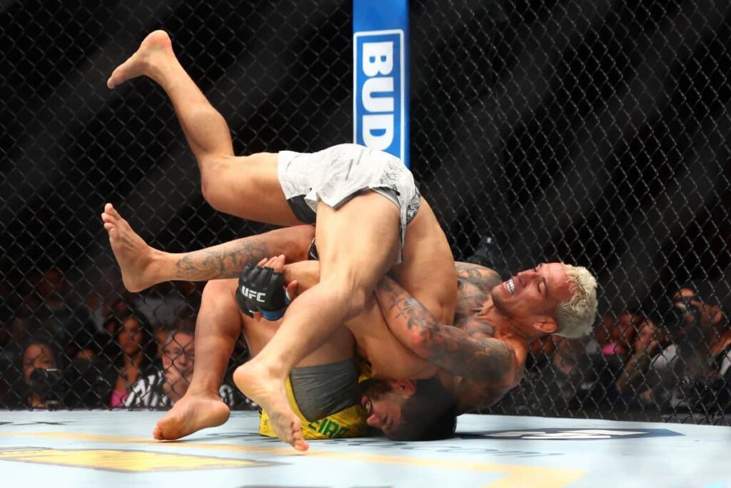 UFC 300: Charles do Bronx perde para Tsarukyan e se distancia do cintur&atilde;o