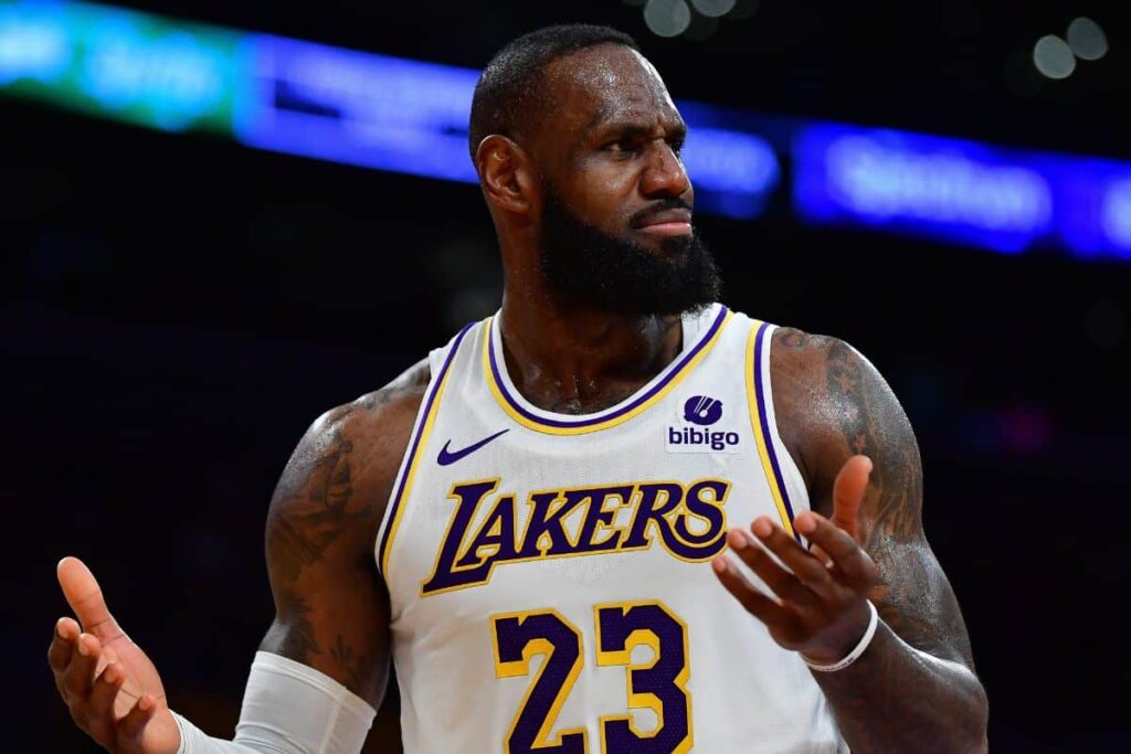 NBA: LeBron James faz confiss&atilde;o sobre Curry ap&oacute;s derrota para os Warriors