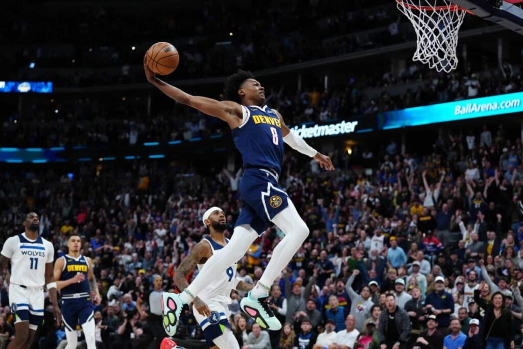 NBA: Nuggets assumem lideran&ccedil;a do Oeste em festival de enterradas