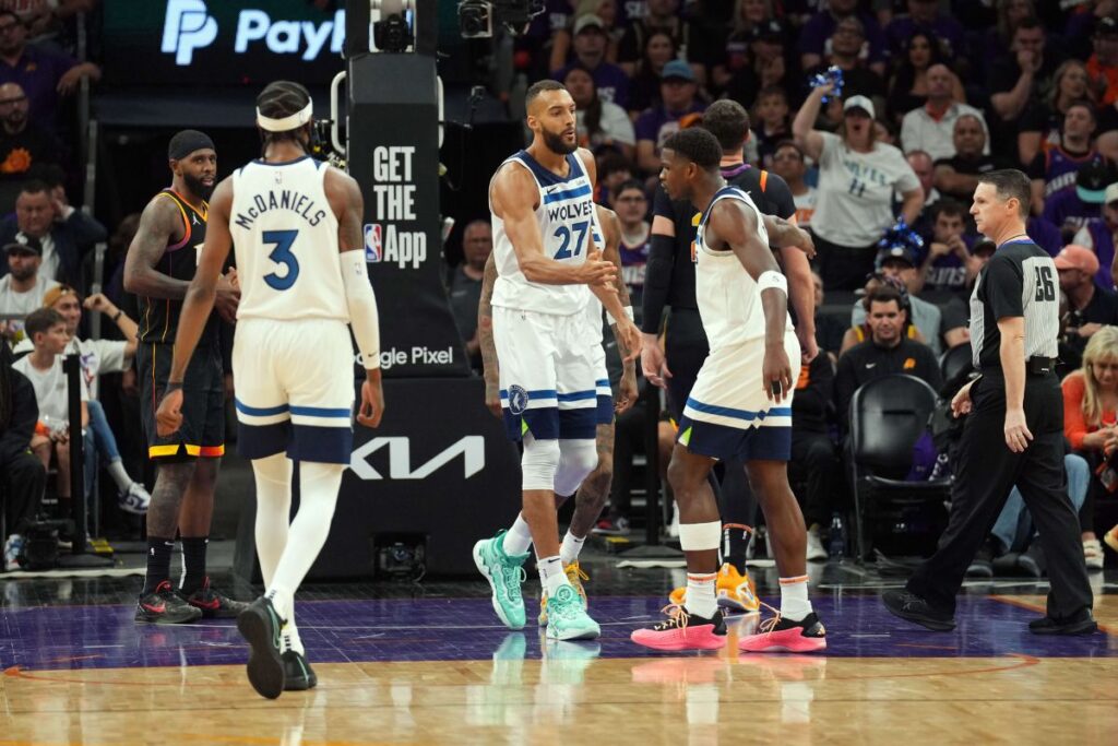NBA Playoffs 2024: Timberwolves vencem jogo 4 e &lsquo;varrem&rsquo; Suns na primeira rodada