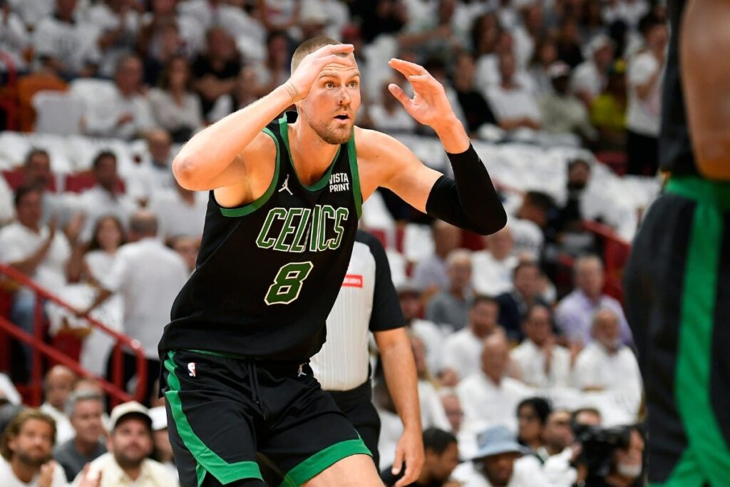 NBA Playoffs 2024: Celtics projetam data de retorno de Porzingis ap&oacute;s les&atilde;o