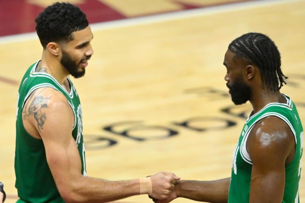 Brown destaca assist&ecirc;ncia de Tatum em vit&oacute;ria dos Celtics: &lsquo;Coloque no Louvre&rsquo;