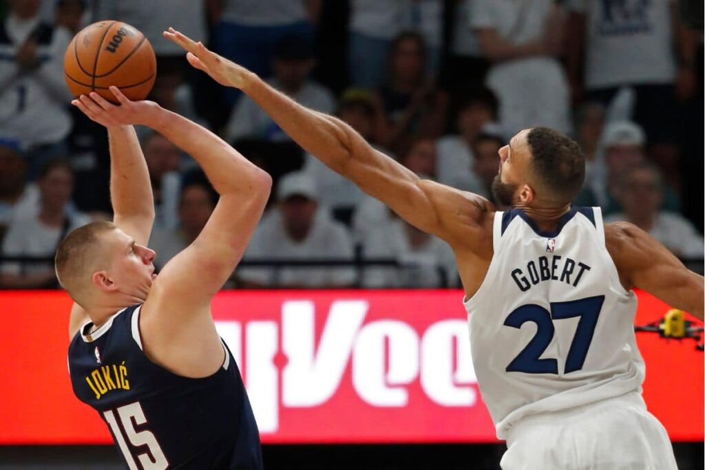 NBA Playoffs 2024: Empate dos Nuggets coloca press&atilde;o nos Wolves no jogo 5