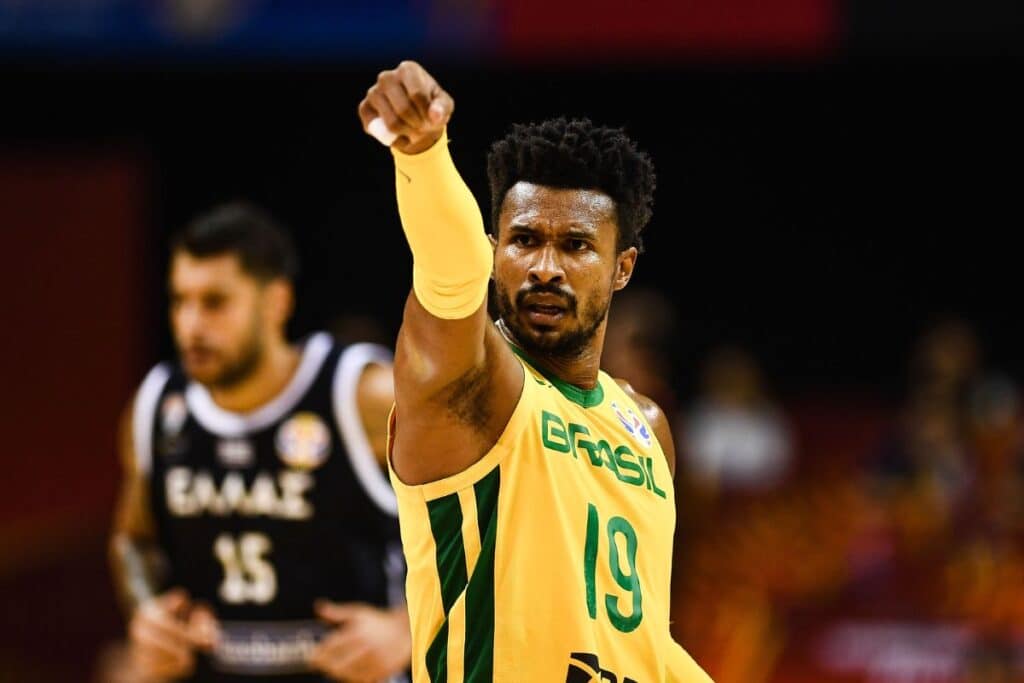 Ex-jogador da NBA tem R$ 11,7 milh&otilde;es bloqueados pela Justi&ccedil;a