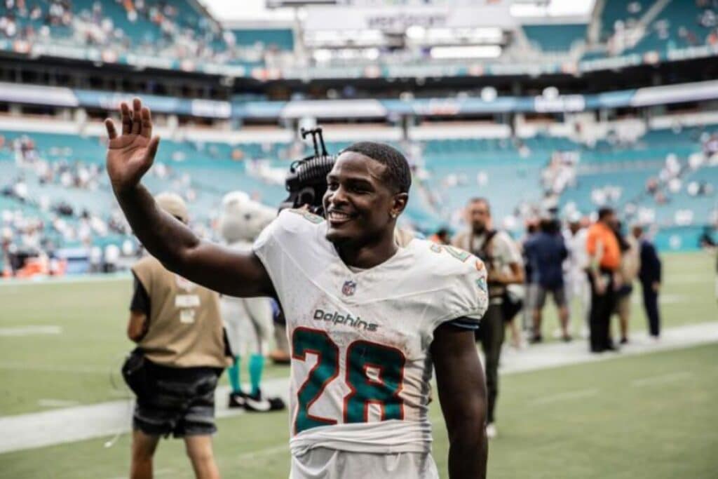 NFL: T&eacute;cnico dos Dolphins acredita que De&rsquo;Von Achane pode evoluir em 2024