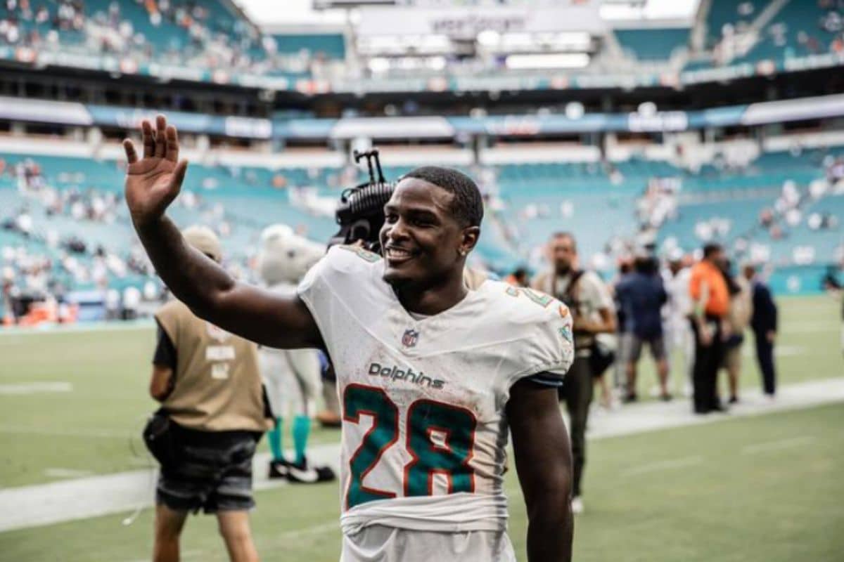 NFL: T&eacute;cnico dos Dolphins acredita que De&rsquo;Von Achane pode evoluir em 2024