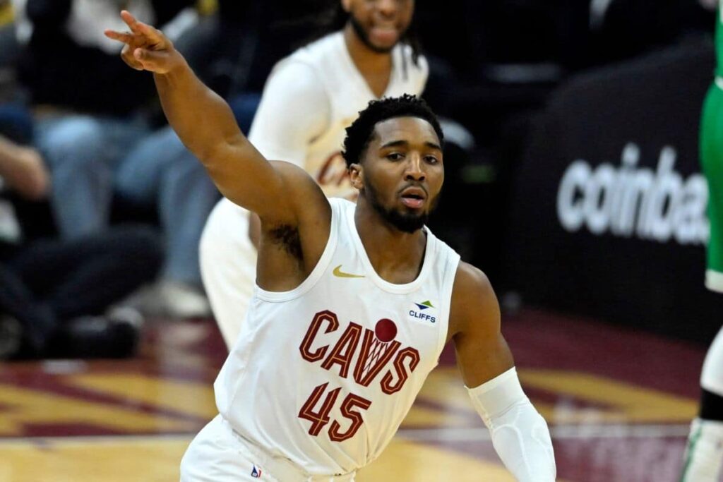 NBA Playoffs 2024: Donovan Mitchell vai para jogo decisivo contra os Celtics?