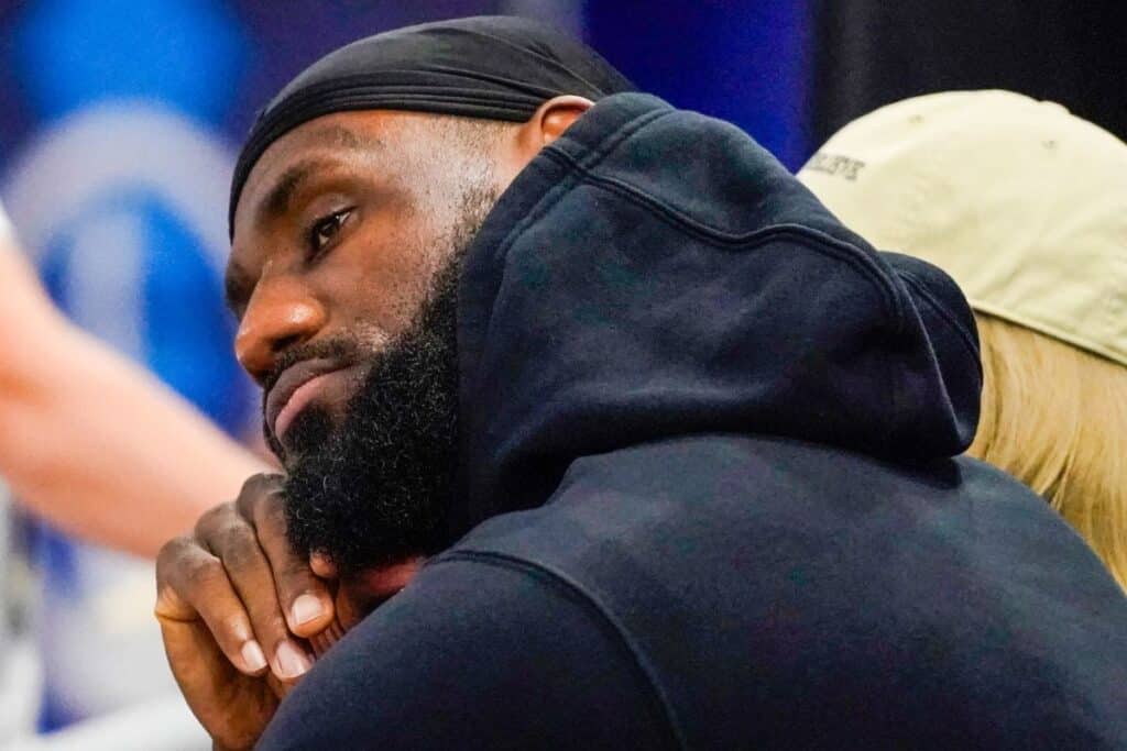 LeBron James ataca regra de desafios da NBA: &lsquo;N&atilde;o faz nenhum sentido&rsquo;